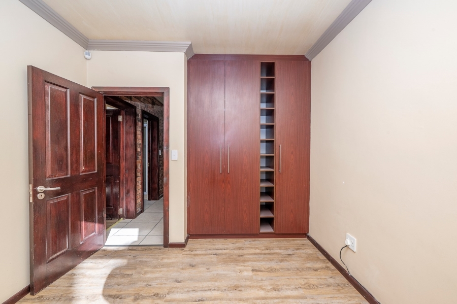 4 Bedroom Property for Sale in Sonkring Western Cape